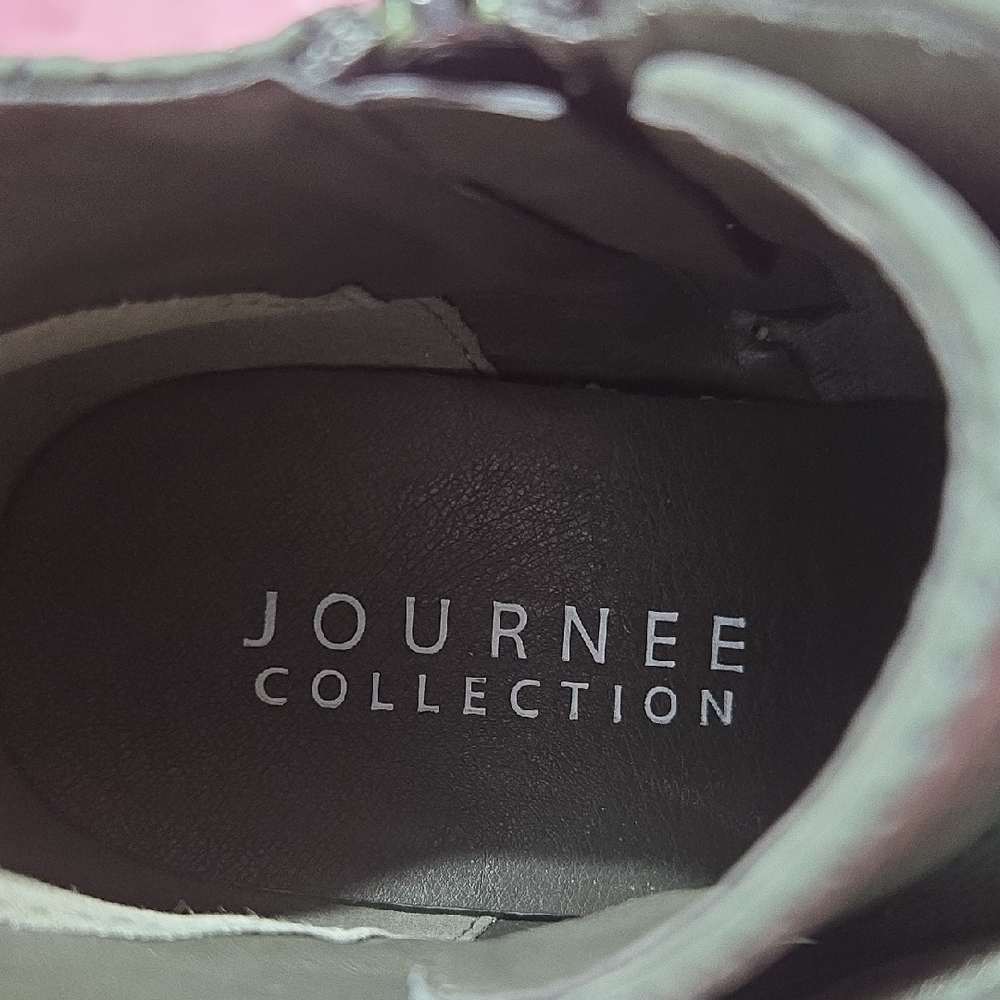 Journee Clara Women's Wedge Sneakers - Picture 2 of 10